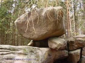 der hngende Stein