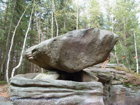 der hngende Stein